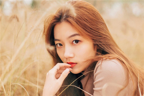 如何哄女孩子开心?20句哄女孩子的情话送给你第4张